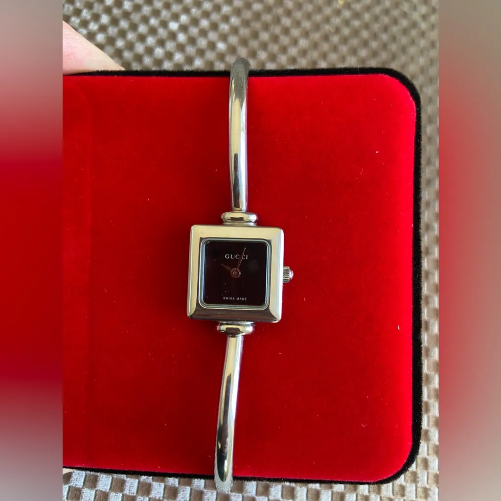 Ladies GUCCI bangle watch❤️SO CUTE❤️❤️❤️ - Image 6