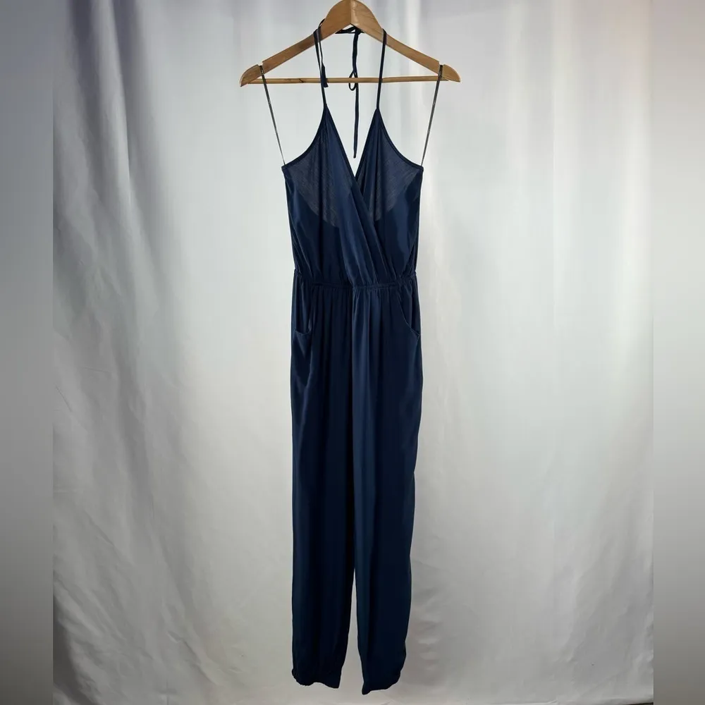 Lulus‎ Learning to Fly Halter Jumpsuit in Navy Blue Size Medium - Image 4