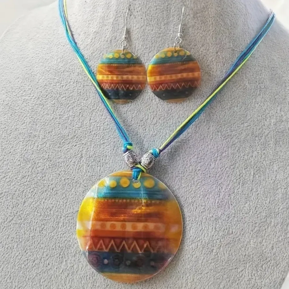 Round Shell Necklace & Earrings Set NWT Orange - Image 6