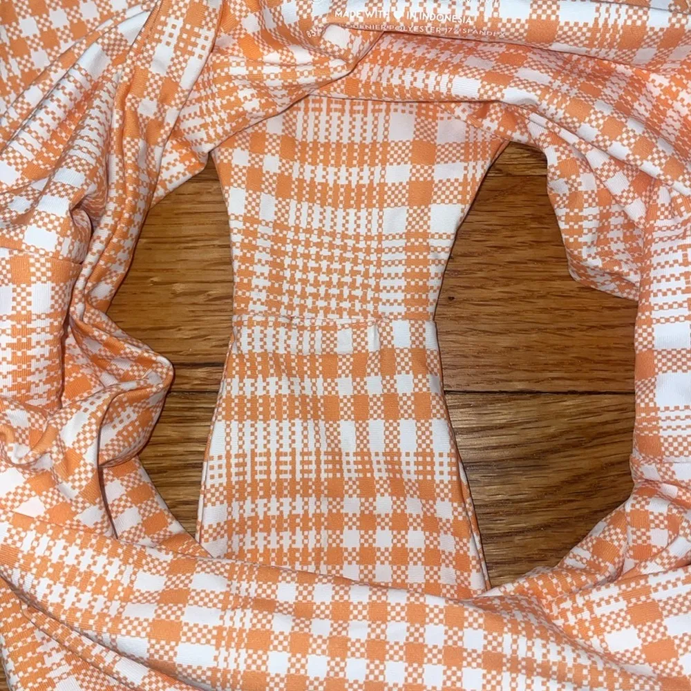 Stone fox orange and white one shoulder one piece - Image 3