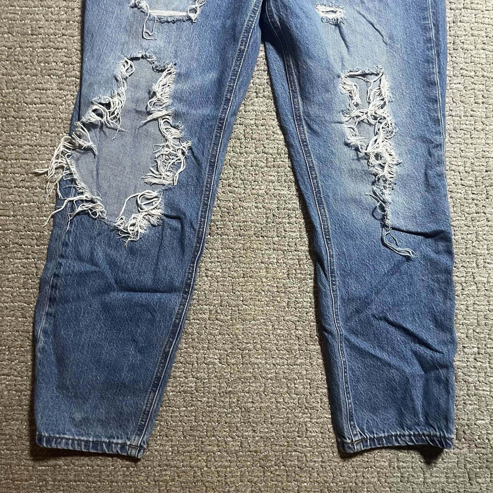 Aeropostale‎ Mom Jeans Size 6 Distressed Ripped Light Wash Denim Women's - Image 3