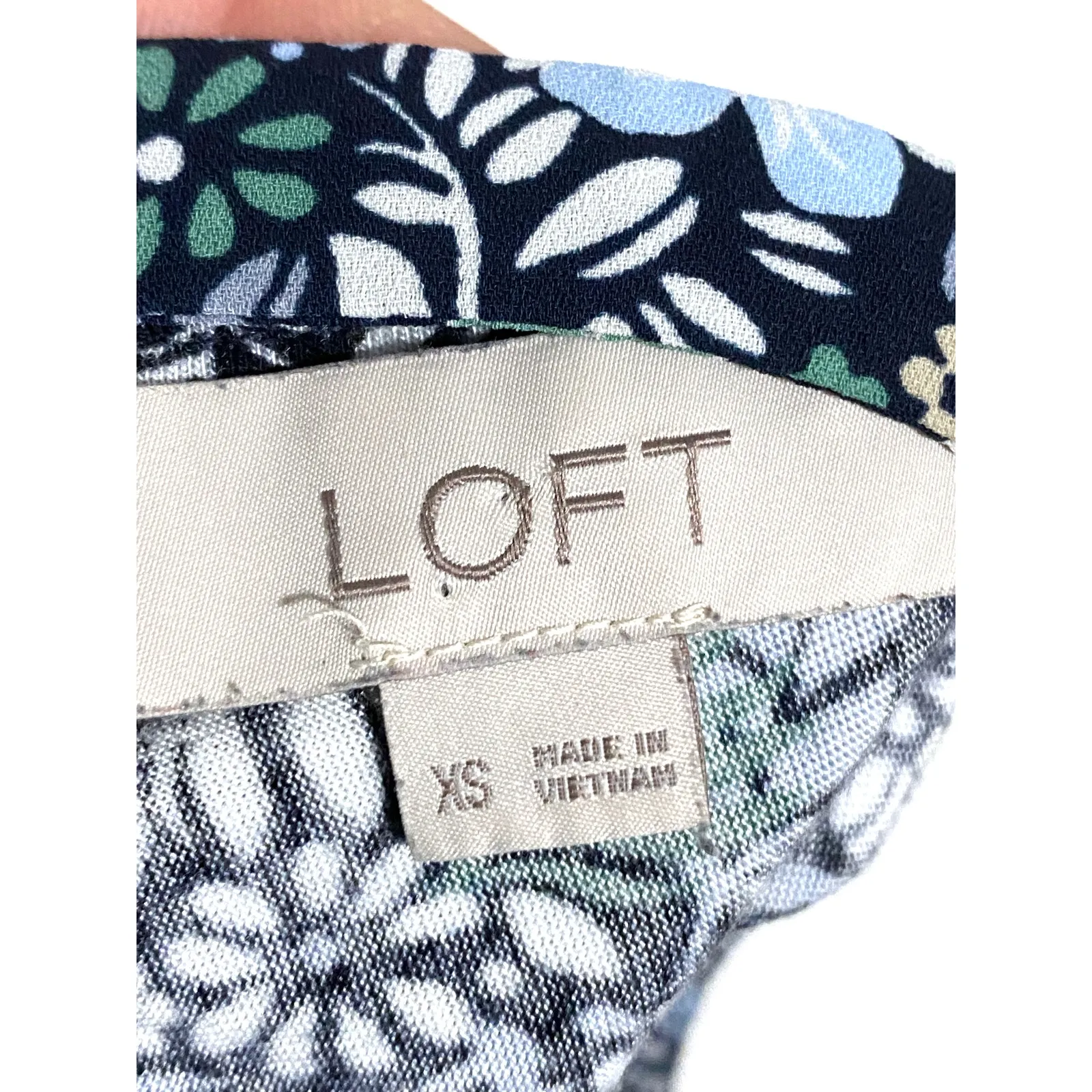 Loft Floral Blue Green Top Blouse XS Career Cottagecore Flutter Sleeve Open Back - Image 8