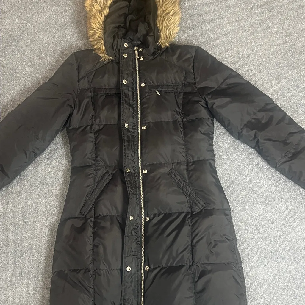 MICHAEL KORS Women's Black Puffer Coat with Faux Fur Hood Size S - Image 7