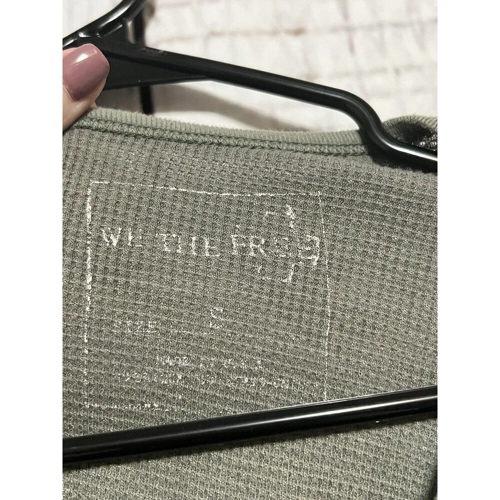 FP We The Free Green Camo Stretch Layer Up Thermal Long Sleeve Size Small - Image 2