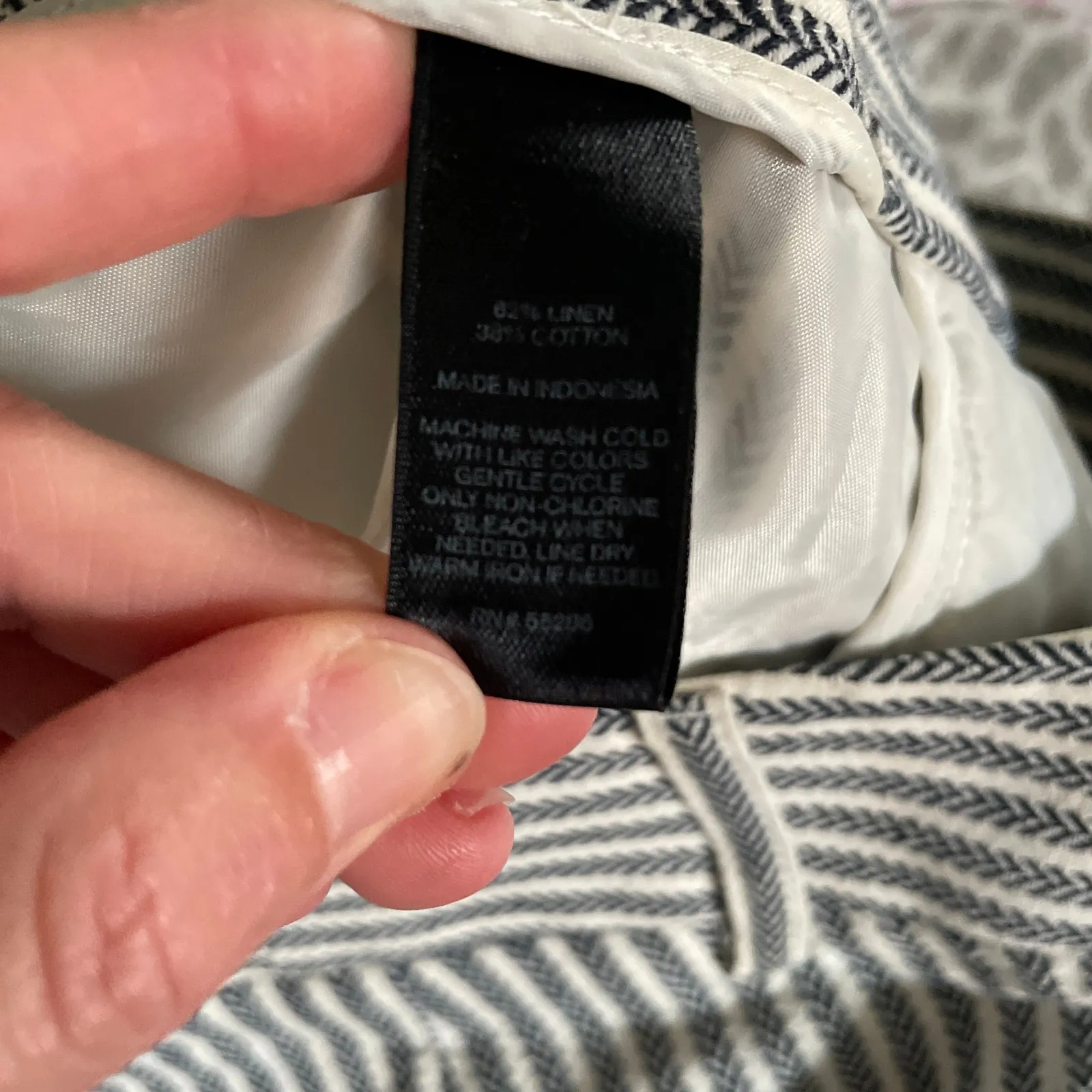 EXPRESS Striped Linen Blend Shorts Women Size 6 White Black Cuffed Casual - Image 5