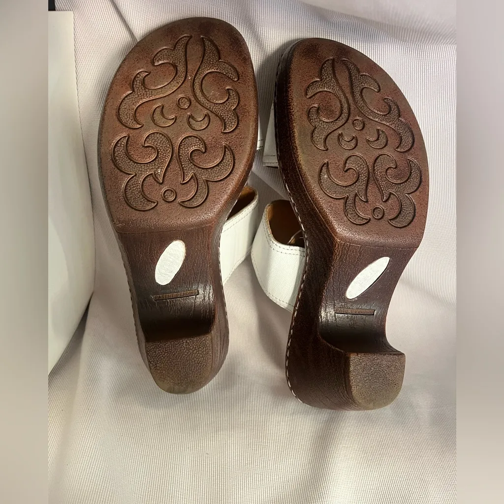 Born White and Brown Mules Size 8 - Image 6