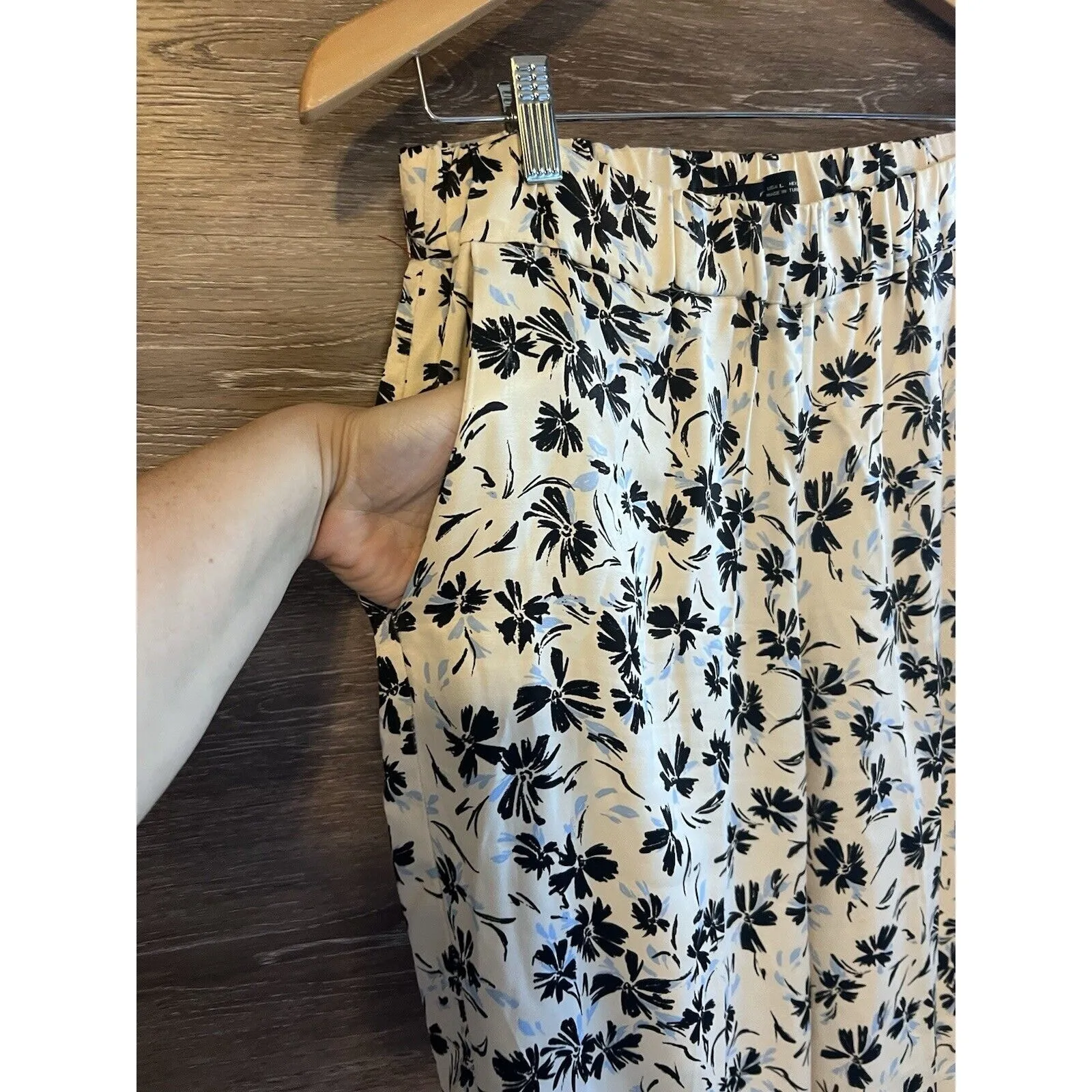 Zara Satin Floral Tapered Viscose Pants Size L - Image 5