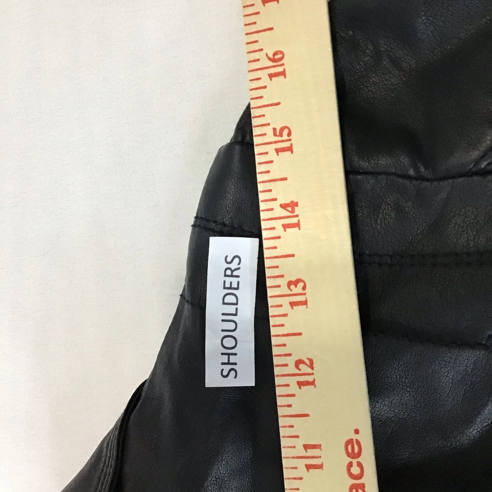 Carmin Form Fitting Women's Quilted Faux Leather Moto Jacket Size Medium Black - Image 13