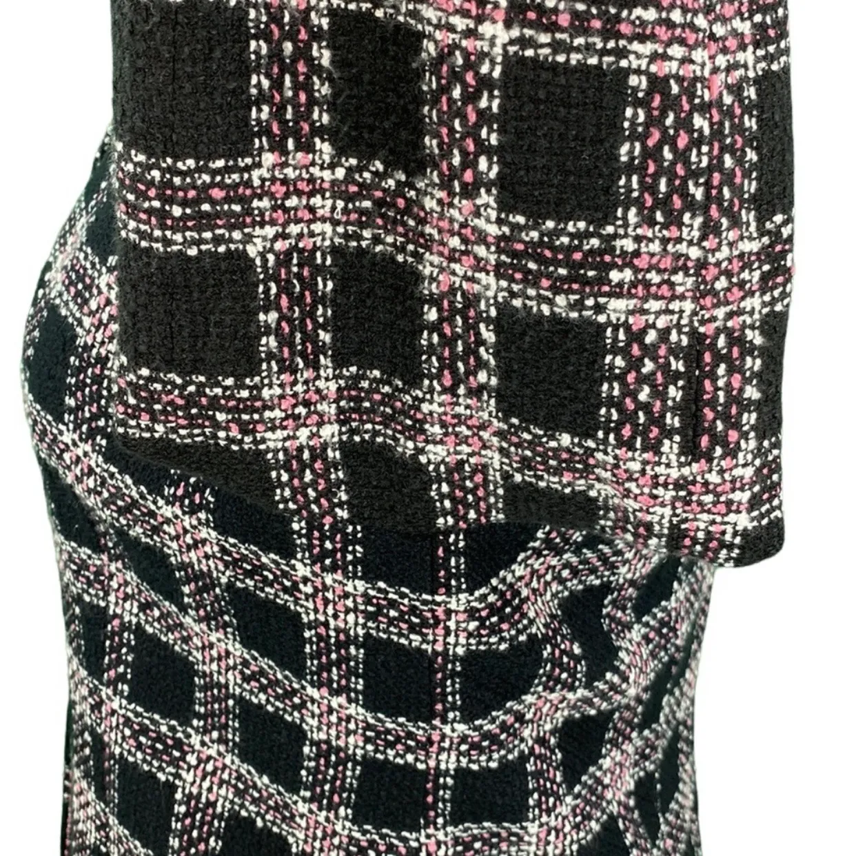 Petite Classic Black & Pink Plaid Tweed Jacket - Image 12