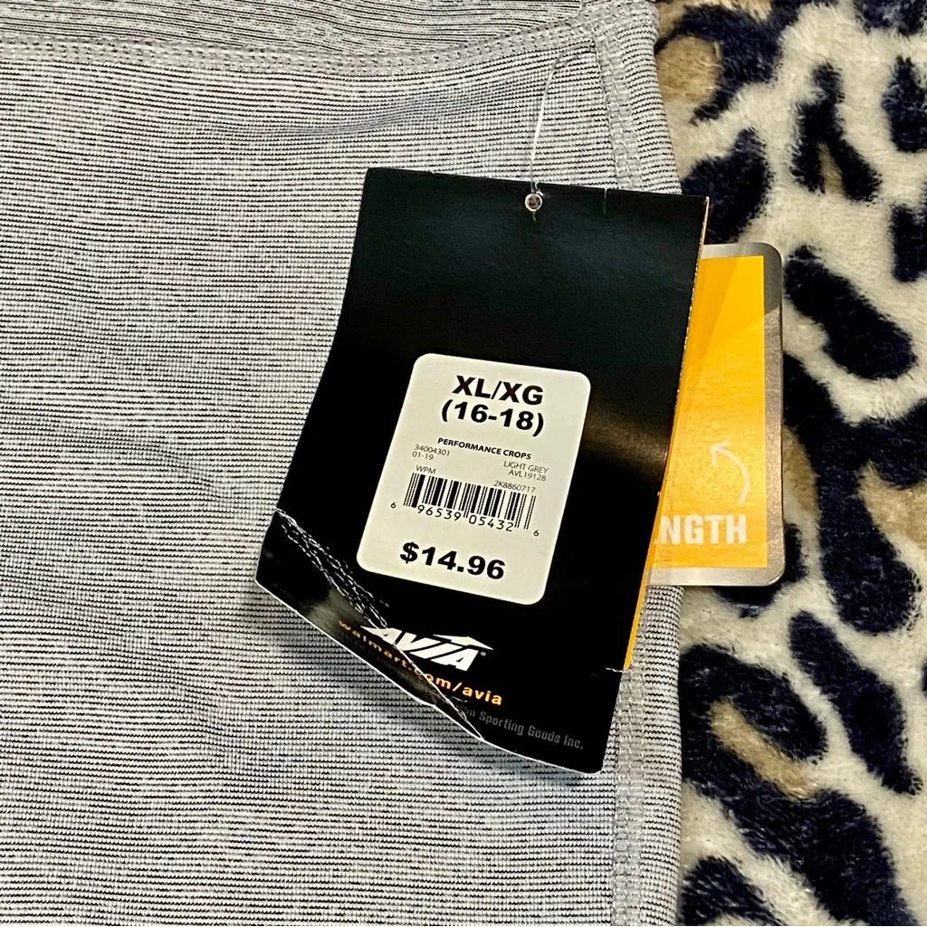 NWT! Active leggings - Image 4