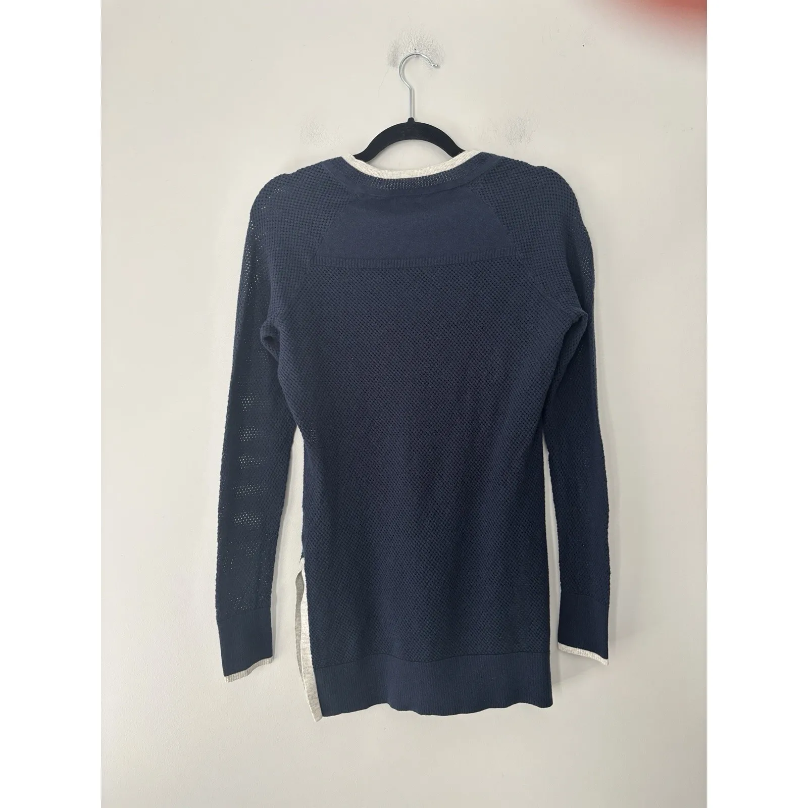 Smartwool Women's Everyday Exploration Travel‎ Tunic Sweater V Neck Size Medium - Image 7