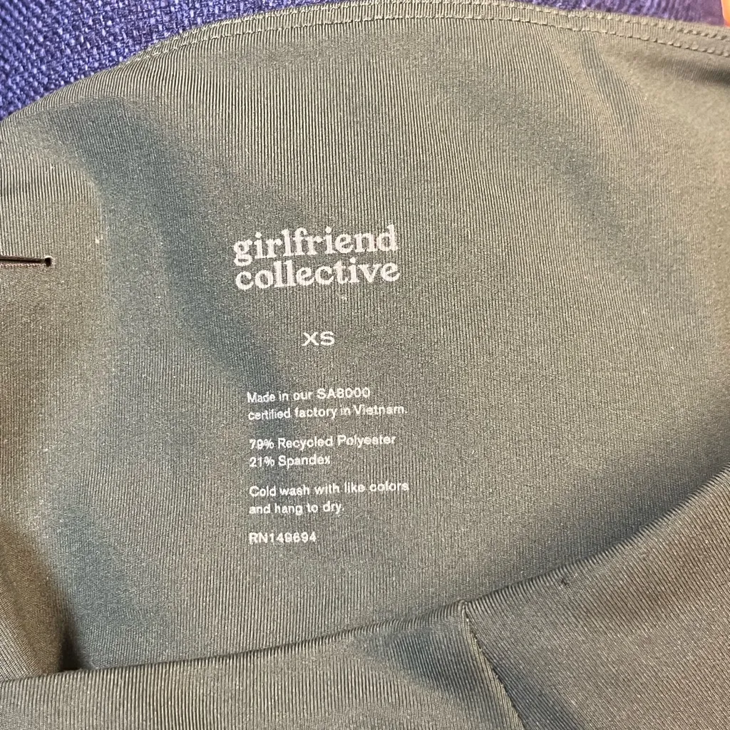 Girlfriend Collective Compressive High-Rise Bike Shorts – Moss Green Size XS - Image 4