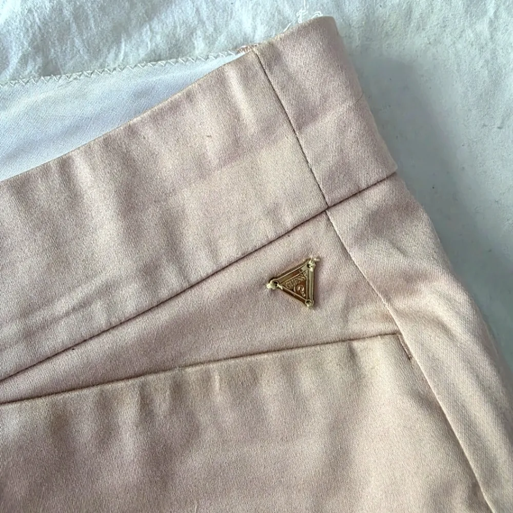 GUESS Pink Tailored Shorts 31 - Image 3