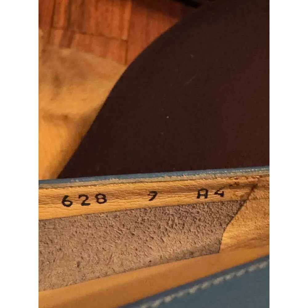 Minor scuffs Salvatore Ferragamo Boutique Vera pump shoe 9 Made in Italy - Image 5