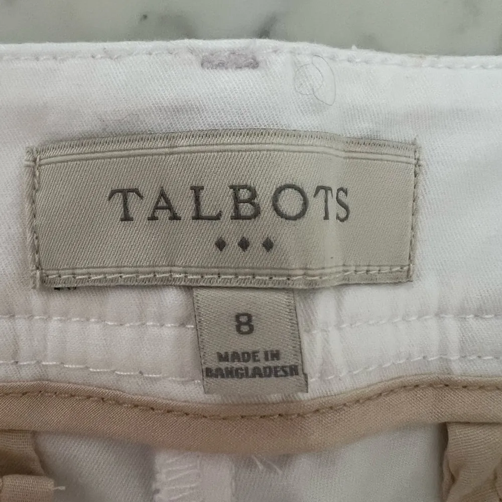 New Talbot's Simply Flattering Solid White Bermuda Shorts Size 8 - Image 9