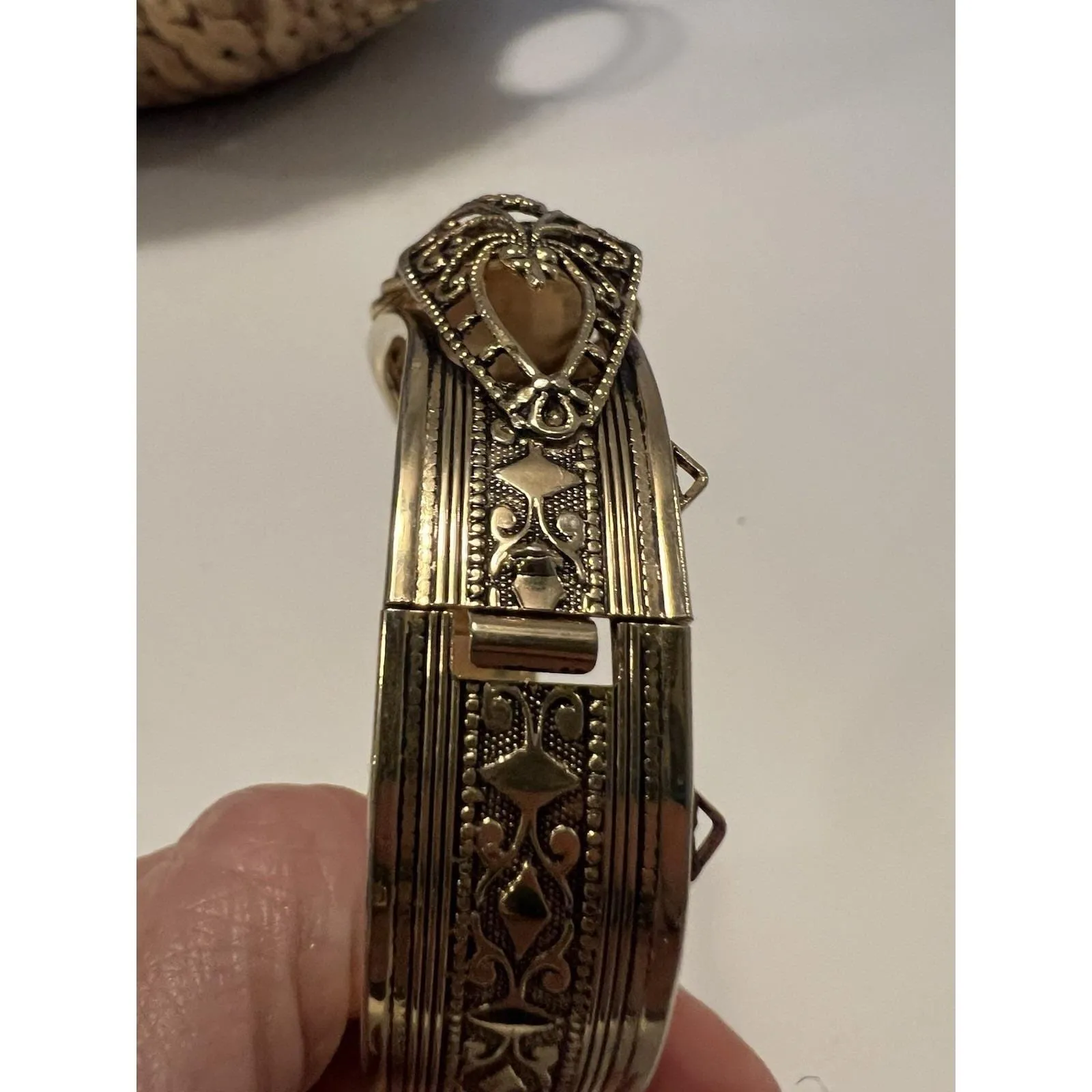 Vintage Y2K Black Filigree Hinged Bracelet Gold Tone Painted Rose - Image 4