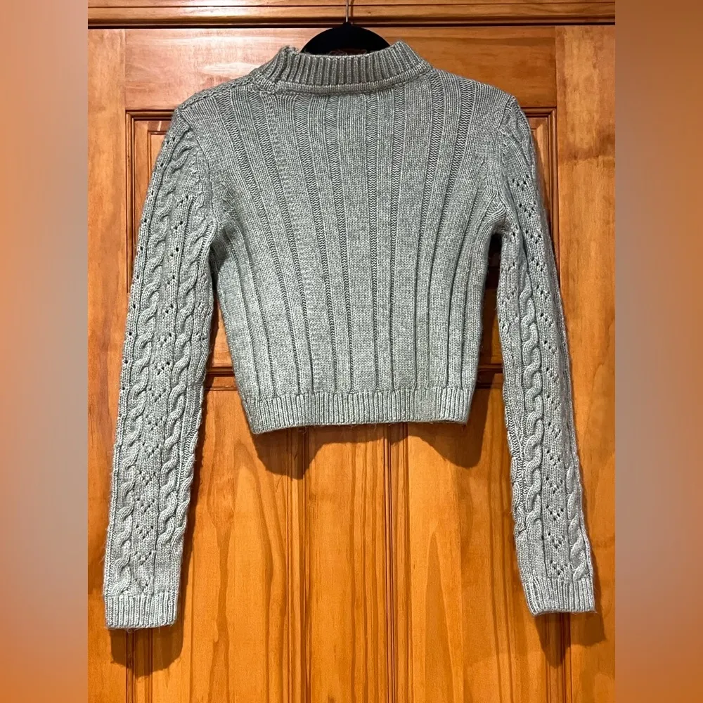 Forever21 Size Small Green Cropped Sweater with Embroidered Flowers - Image 2