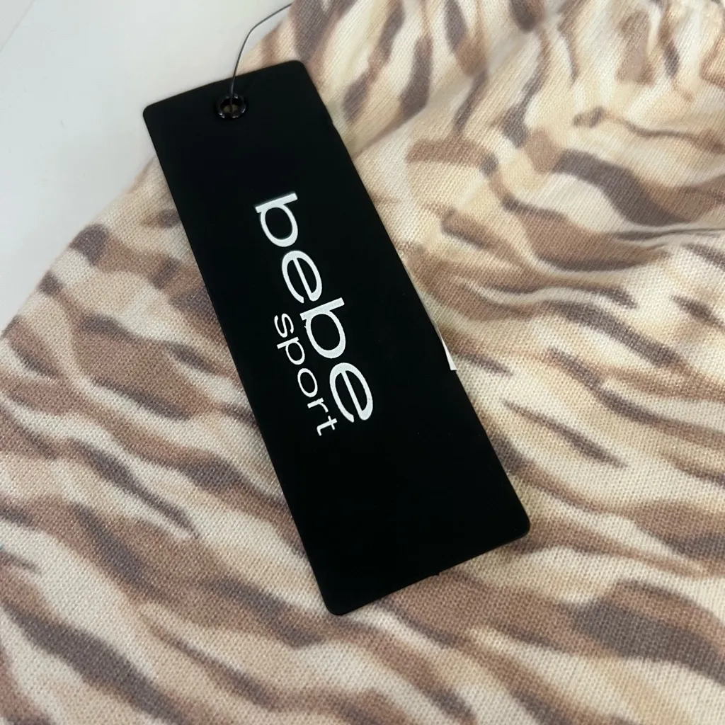 NWT Bebe Cozy Knit Shorts Women’s Medium Bark Safari Animal Print - Image 4