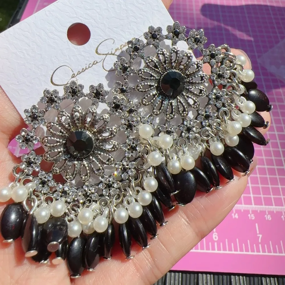 Jessica Simpson silver diamond paved flowers wreath black beads drops earring - Image 4