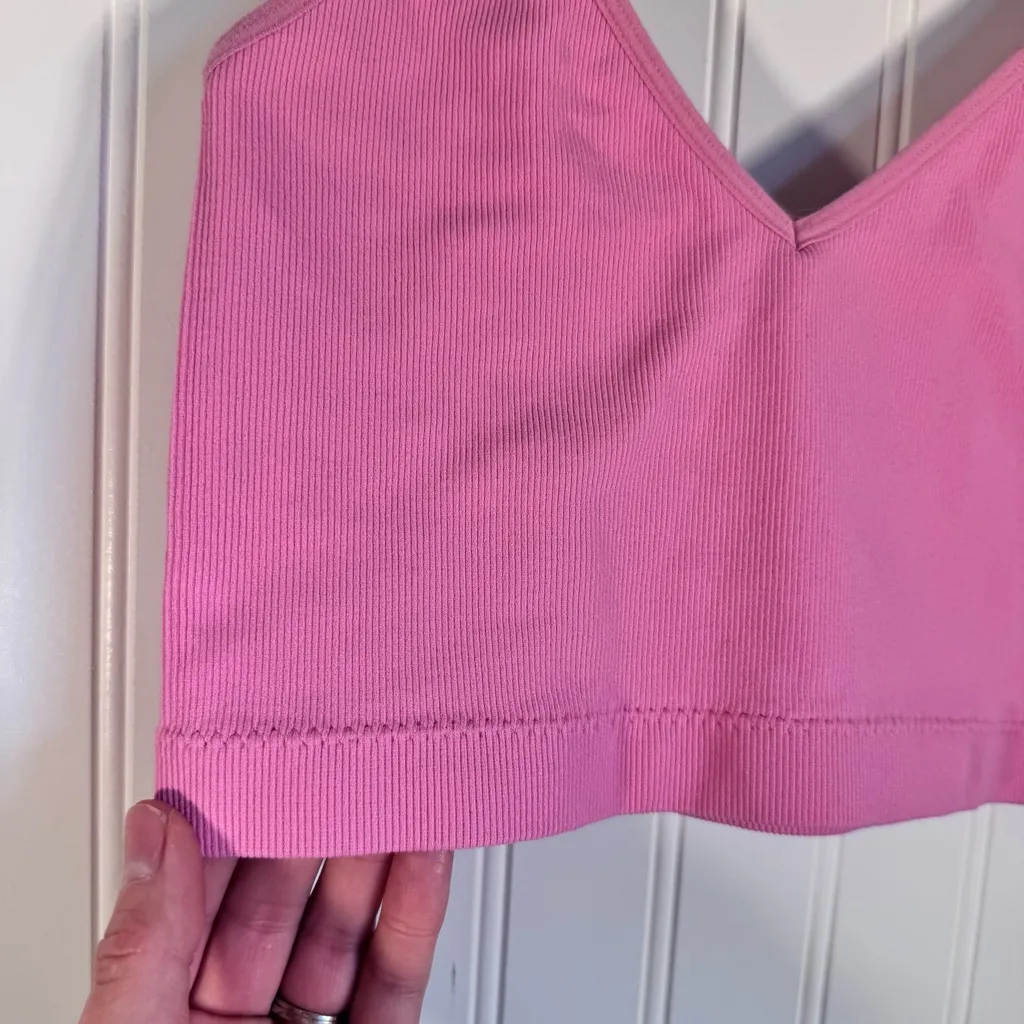 Garage Sofi Seamless V-Neck Cropped Cami Tank Bubblegum Pink Women’s Size Small - Image 3