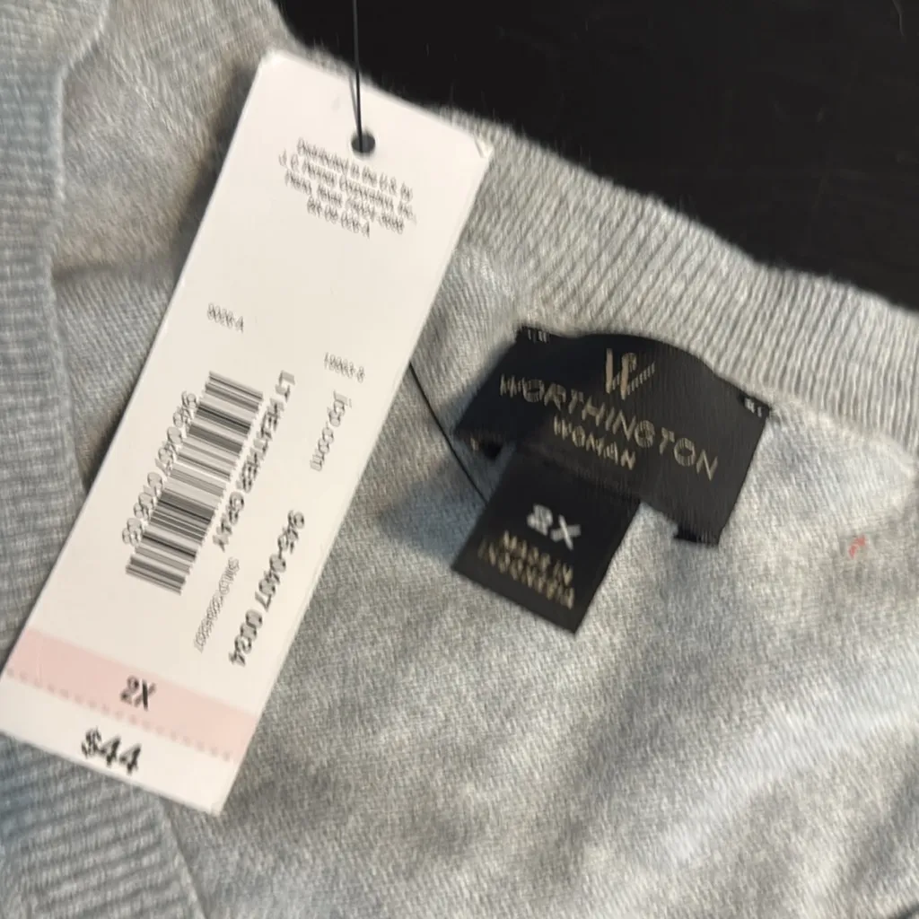 Worthington  Men's Soft Gray V-Neck Sweater NWT - Image 2