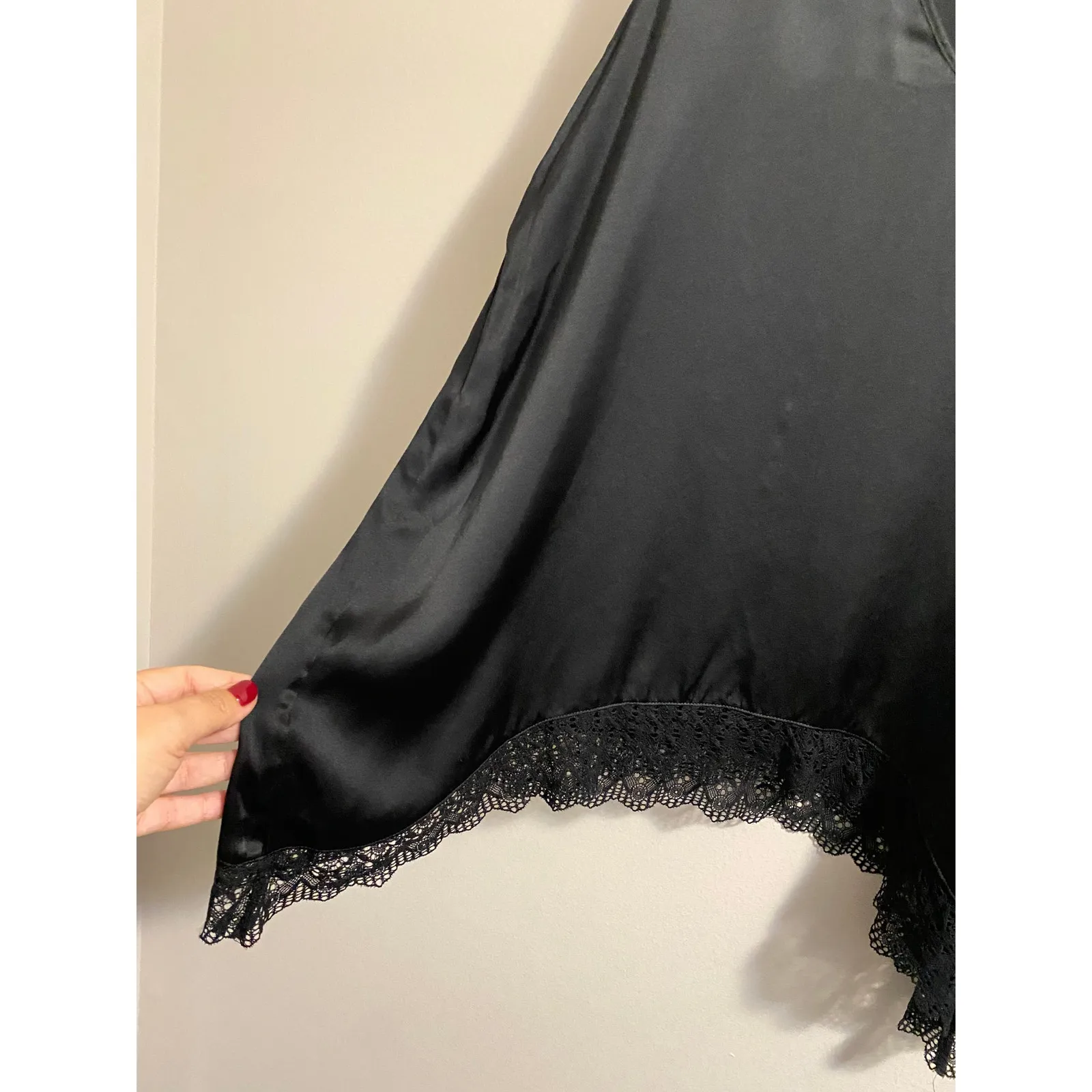 NWOT Intimissimi nightwear satin and lace nightgown slip w/handkerchief hem sz L Black - Image 5