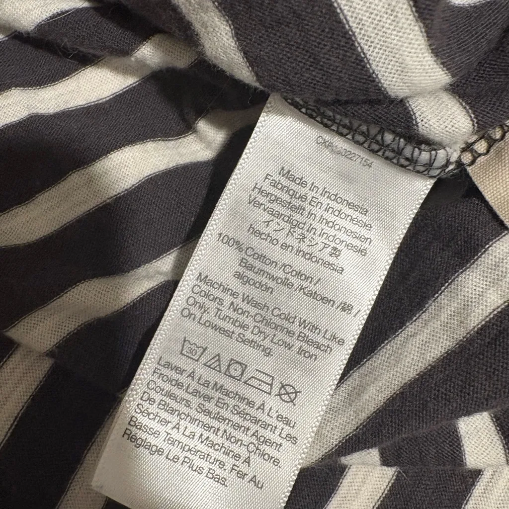 💜 Madewell 100 Percent Cotton Charcoal Gray and White Striped Short Sleeve Tee - Image 5