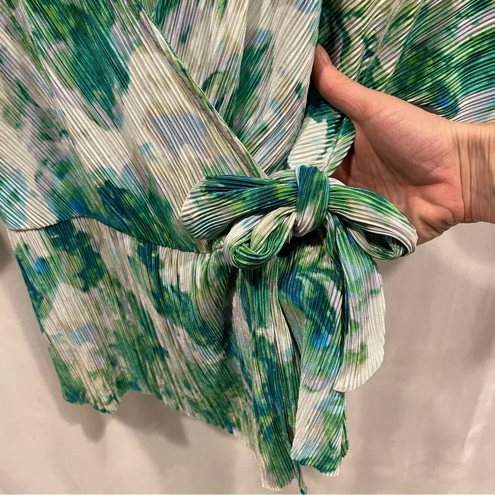 Y2k style ribbed wrap babydoll tie green cream top short sleeve Halogen nordys - Image 5