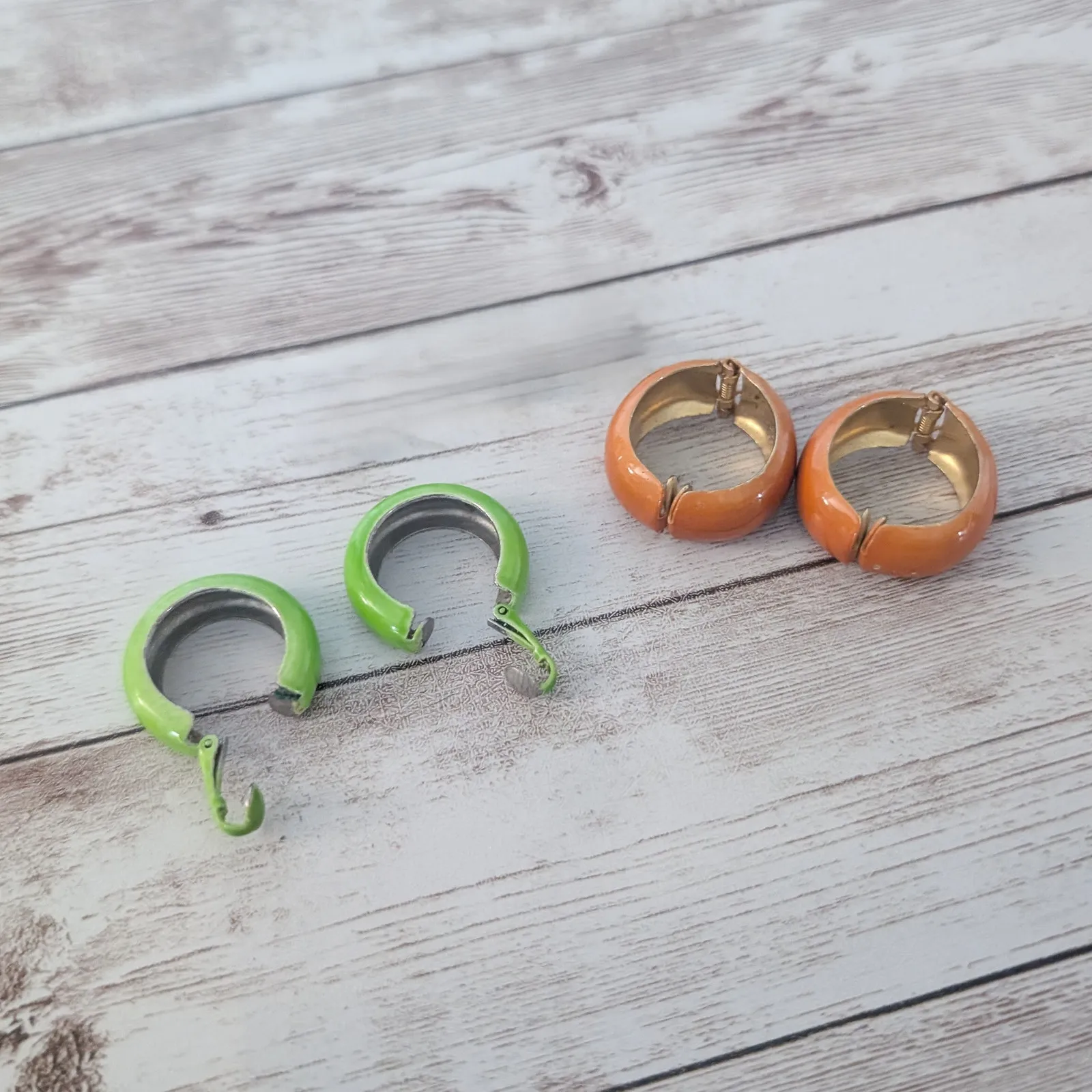 Vintage Clip On Earrings - Image 5