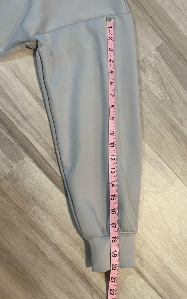 Sports Illustrated Arctic Gray Cropped Long Sleeve Quarter Zip Pullover - Image 12