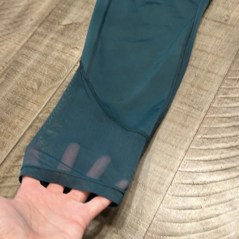 Nike women’s Dri-fit capri leggings Like New! - Image 2