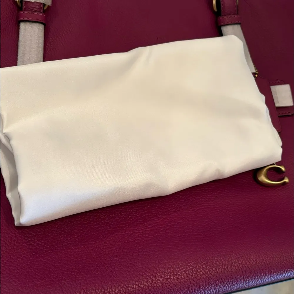 Authentic COACH 1941 pebbled leather zip top Tote - Image 11