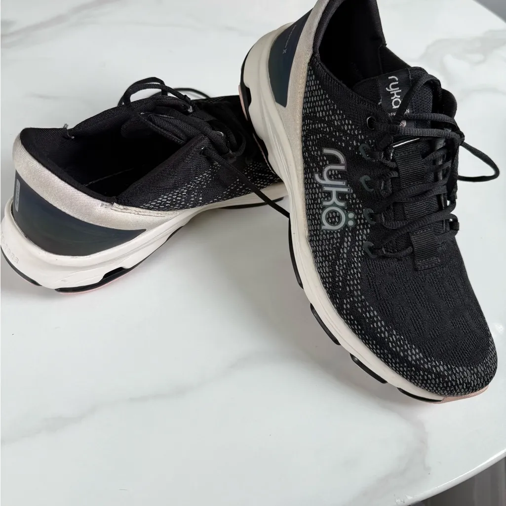 Ryka Black and White Athletic Shoes with Cushioned Sole - Image 6