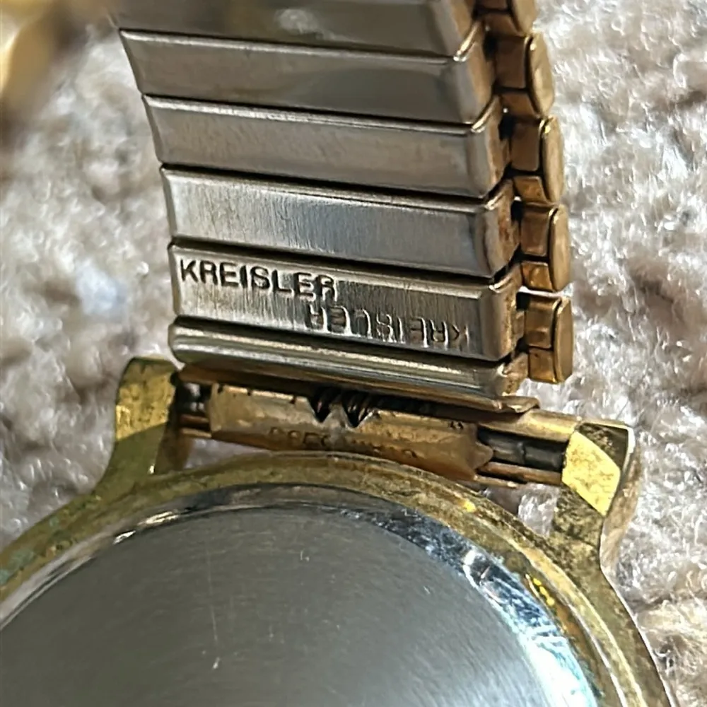 Women’s vintage gold tone quartz bracelet‎ watch one size stretches - Image 6