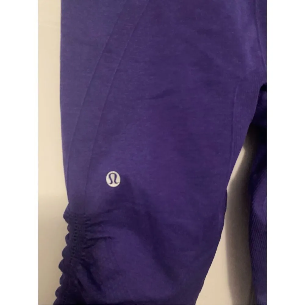 Lululemon leggings in the flow seamless crop Capri - Image 3