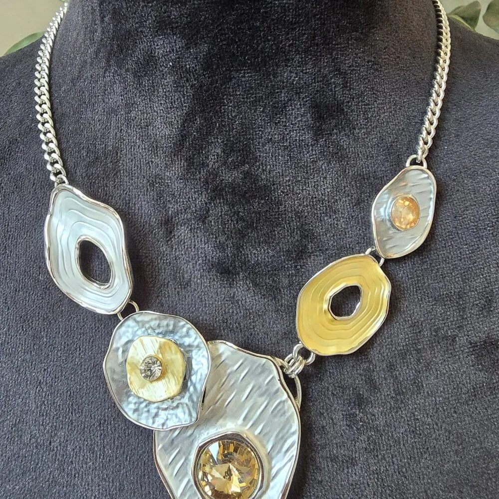 Womens Gold Tone Round Coin Chain Silver Pearl Linked Necklace with Spring Ring - Image 2