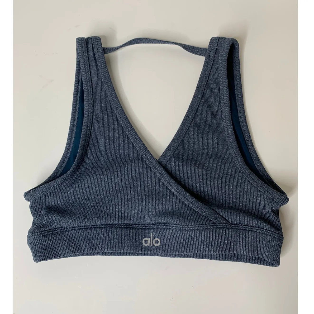 Alo Togetherness Sports bra in Eclipse Heather Womens Small - Image 4
