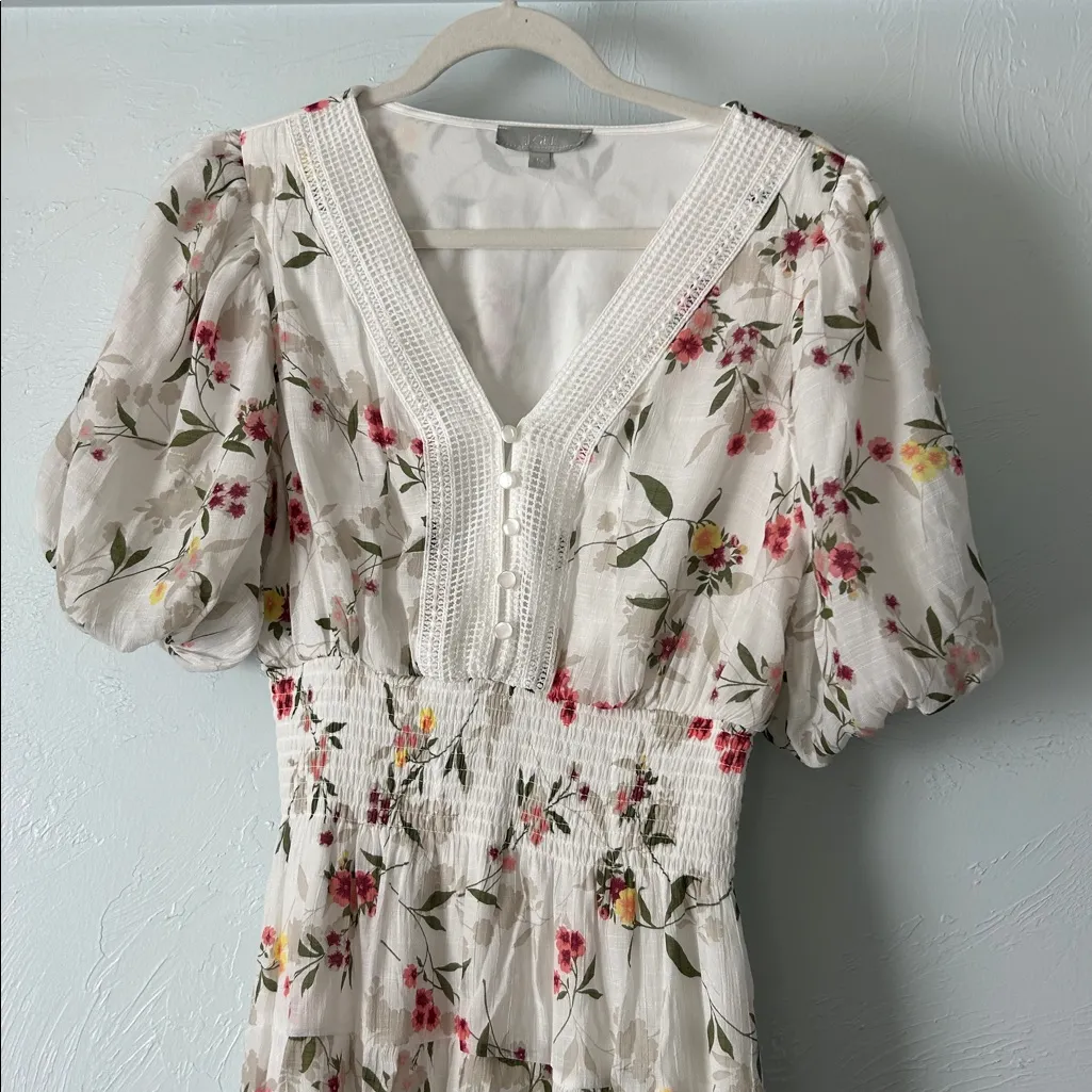 Floral white dress w/ puff sleeves & smocked waist Size M - Image 5