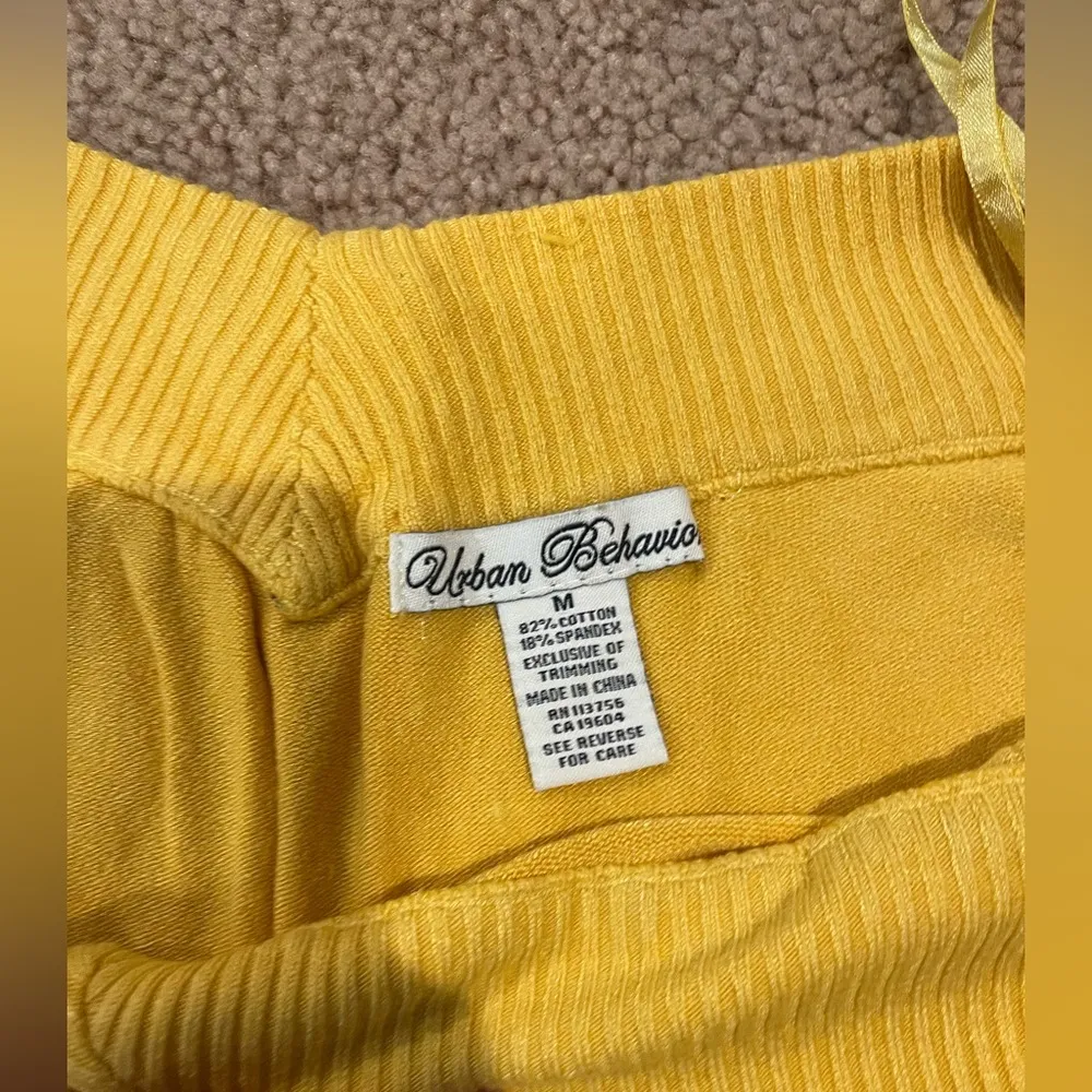 URBAN BEHAVIOR Yellow deep V - Image 3