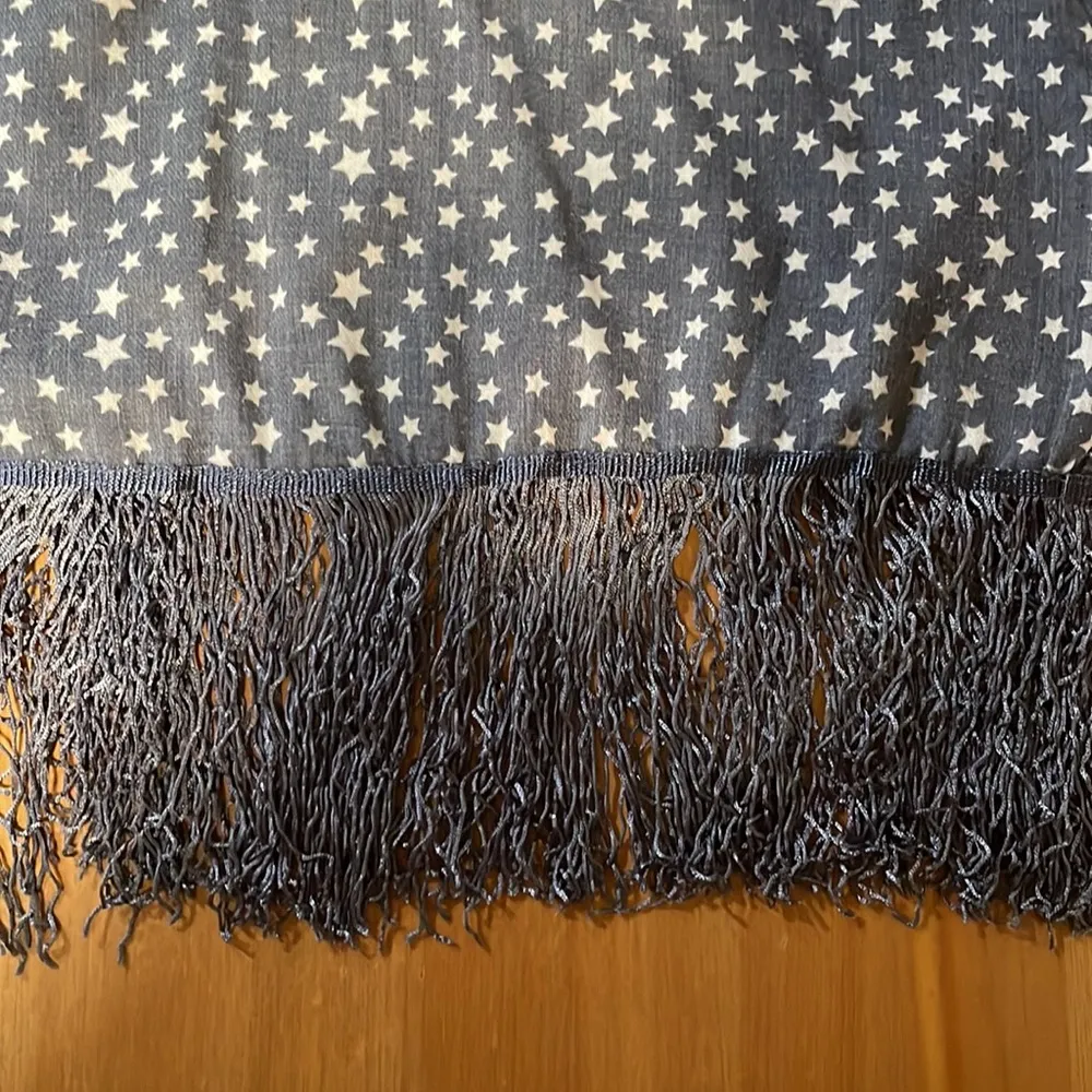 Cropped fringed star pattern sleeveless top - Image 4