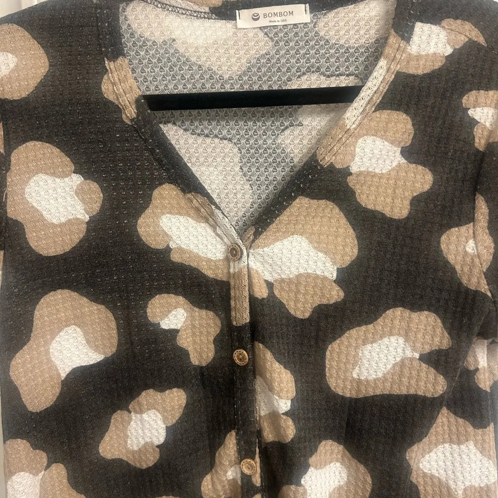 Bombom boutique Black and Tan Button-Down Shirt - Image 2