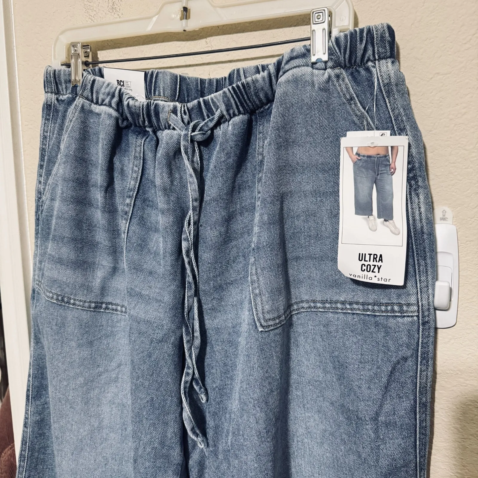 NWT Vanilla Star Women’s Utra Cozy Pull On Jeans Denim Wide Leg Cropped XL - Image 2