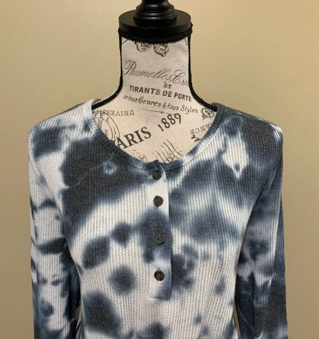 C & C California Navy Tie Dye Henley Large Top - Image 6