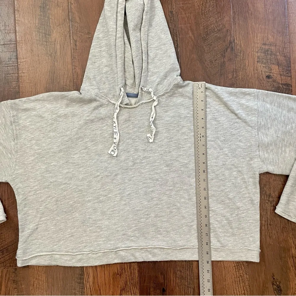 KENDALL & KYLIE light grey oversized hoodie, approx size L/XL - Image 12