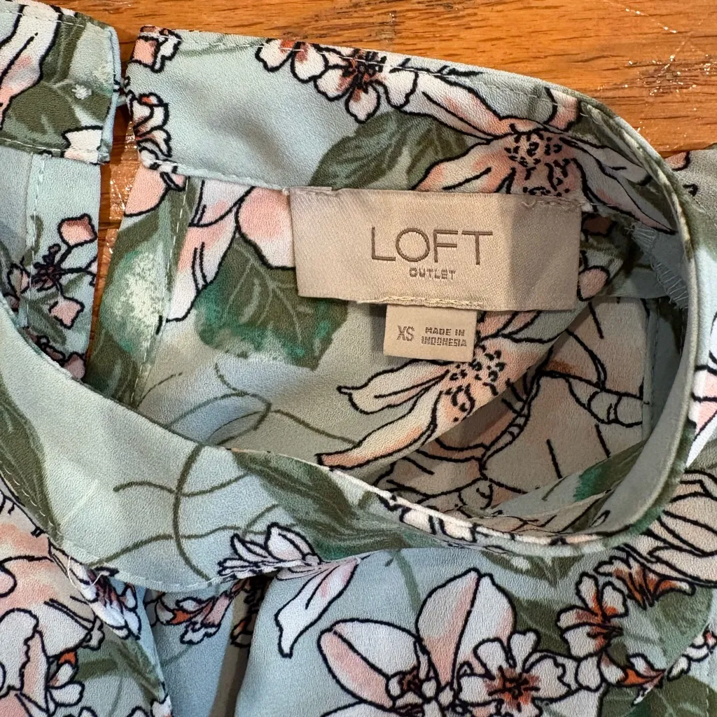 Lot of 3 Women’s XS Blouses / Tops — Mixed Styles, Great for Work & Casual Wear - Image 5