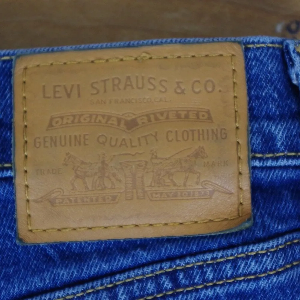 Levi's Big E Modern Cutoff Denim Shorts Size 26 - Image 3