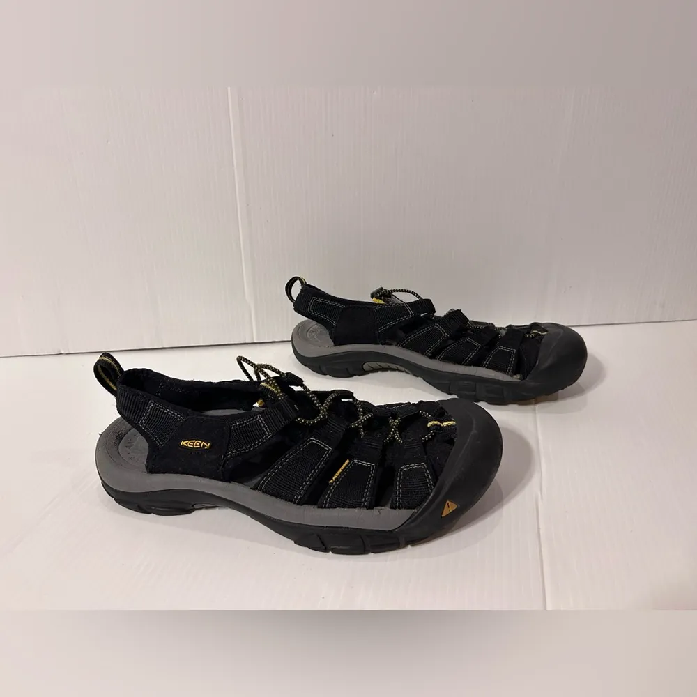 Keen Newport hiking trail walking sandal black fits size 10-10.5 - Image 3
