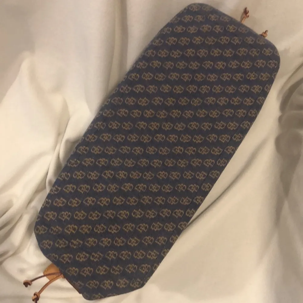 Vintage Dooney and Bourkey Blue Jacquard Monogram Top Zipper Tote Shoulder Bag - Image 7