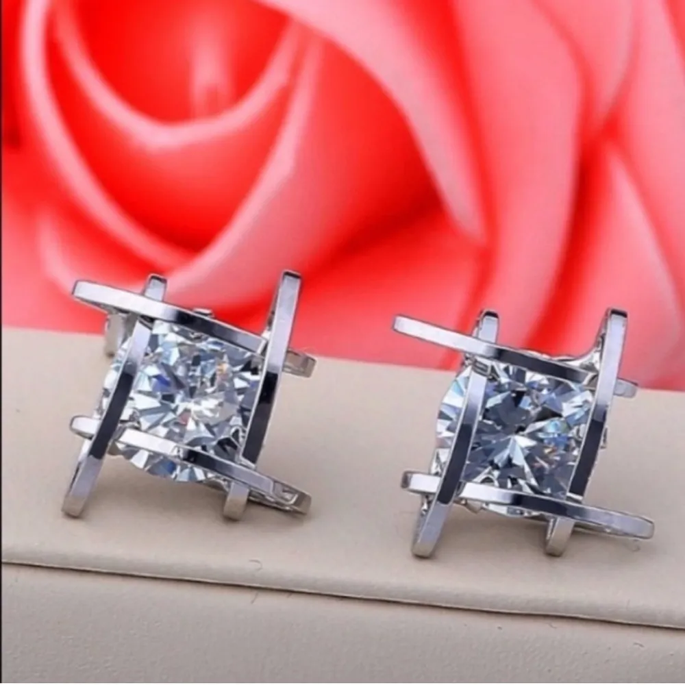 Boutique 💎NEW 3D Silver Cage Diamond Stud Earrings - Image 7