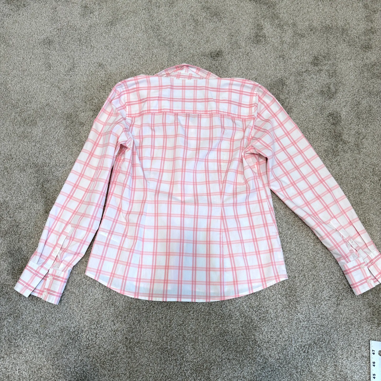EUC Izod medium plaid check button front top blouse TB2 2339 - Image 9